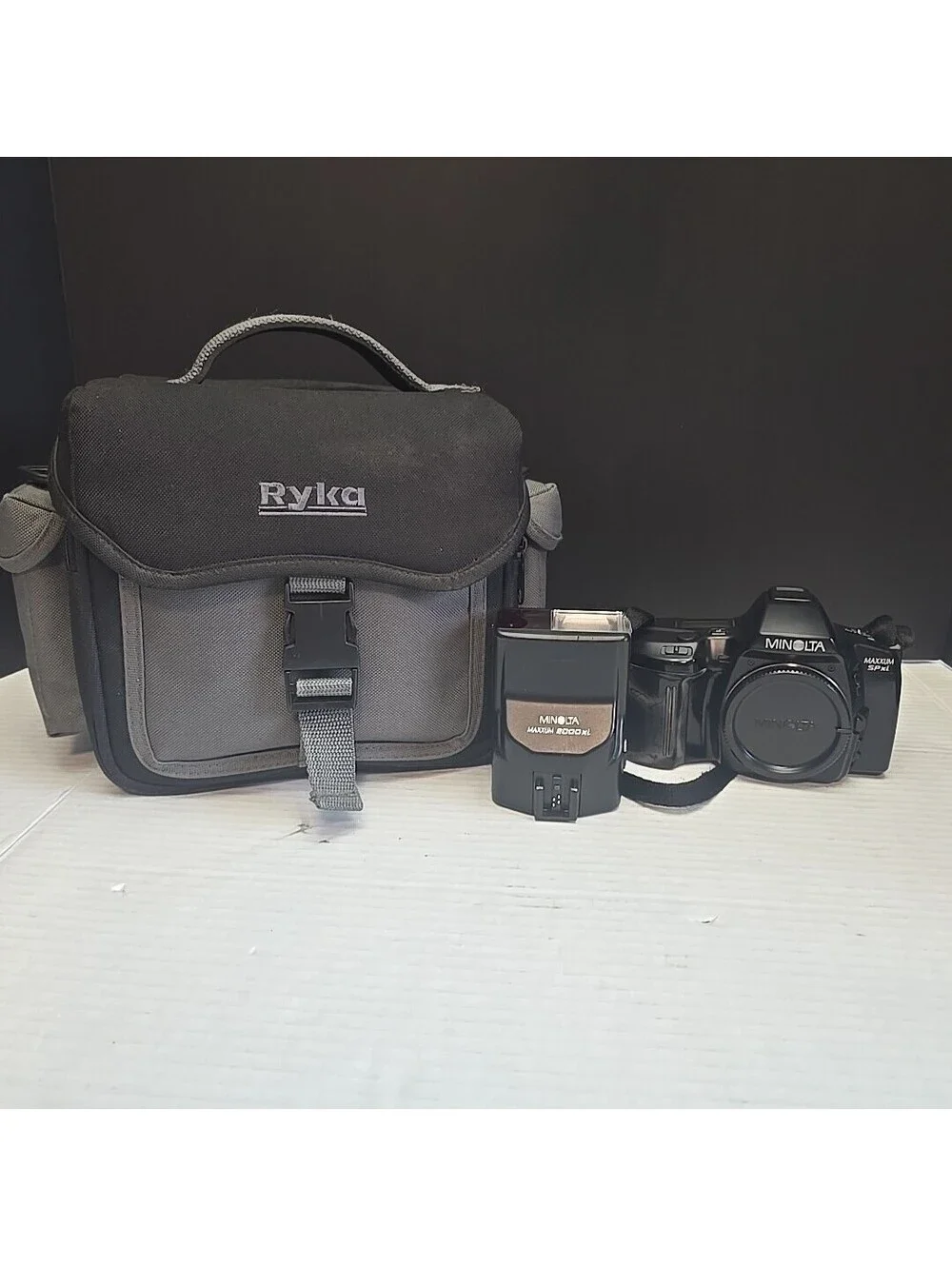 Minolta Maxxum SPxi SLR camera body only SP-xi With Case And 2000 Xi Flash